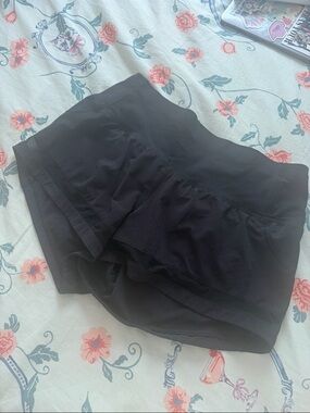 Lululemon mesh running shorts